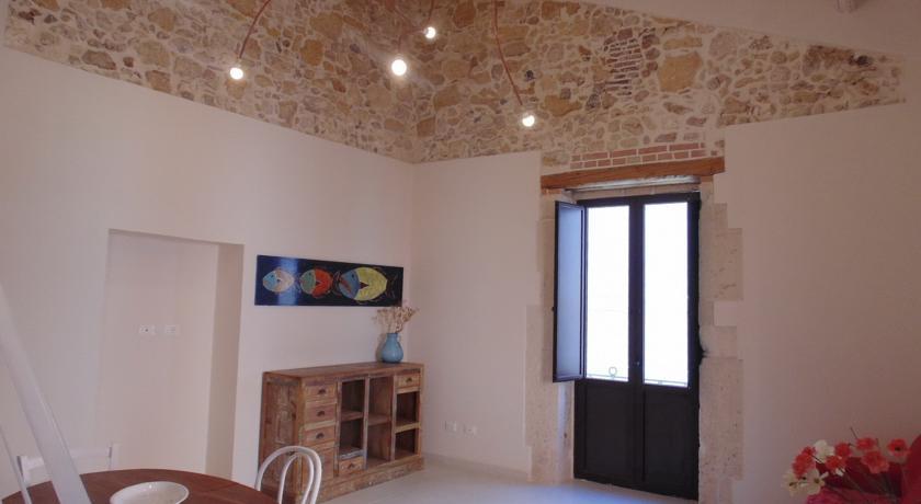 Allegrakori Syracuse Room photo